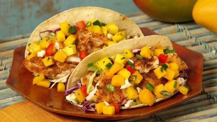 Comida saludable: Prepara unos deliciosos tacos de mango, jícama y pollo