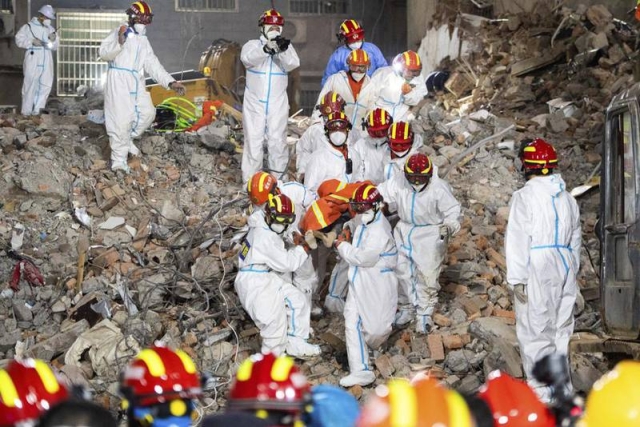 Termina la búsqueda: Colapso de edificio en China deja 53 muertos y 10 sobrevivientes