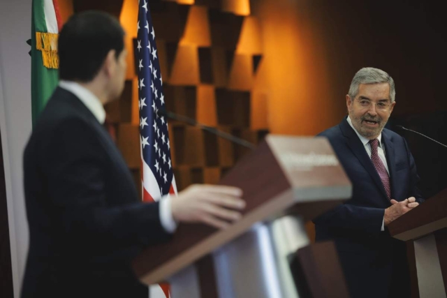 El secretario de Relaciones Exteriores, Juan Ramón de la Fuente, y el secretario de Estado de los Estados Unidos, Marco Rubio, comparecieron en rueda de prensa después de reunirse con la presidenta Claudia Sheinbaum.