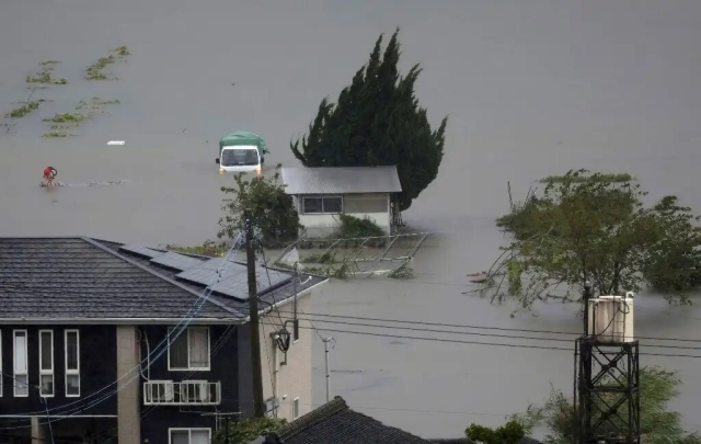 Tifón &#039;Shanshan&#039; deja tres muertos y varios heridos en Japón