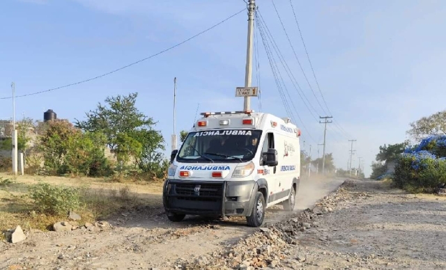 Paramédicos trasladaron al agraviado a un hospital.