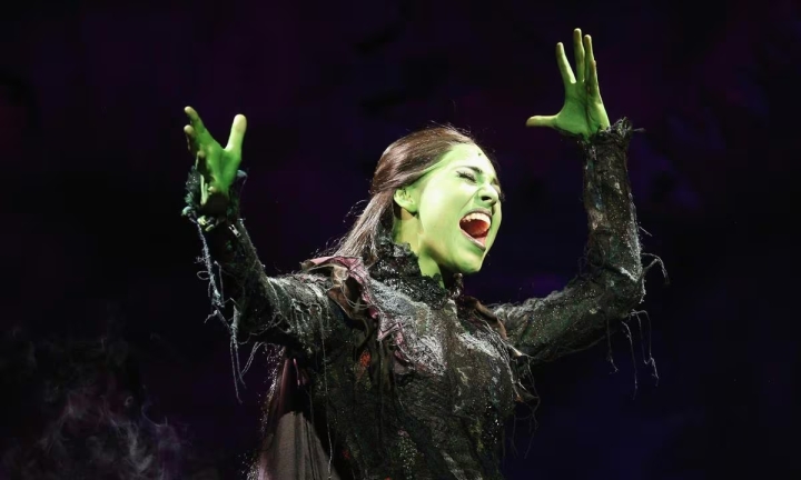 Danna Paola regresa como Elphaba en el doblaje al español de &#039;Wicked&#039;