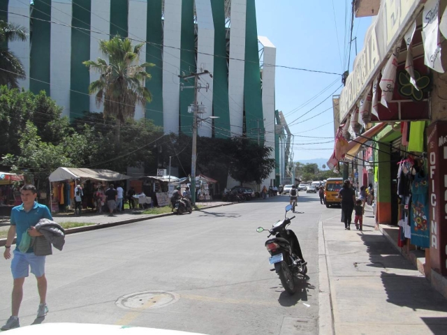   El Ayuntamiento de Zacatepec aseguró que los transportistas accedieron a aplicar los descuentos a adultos mayores y grupos vulnerables, pero no han cumplido su compromiso.