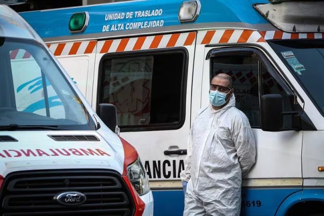 Trabajadores de la Salud en Argentina paralizan labores por aumento salarial
