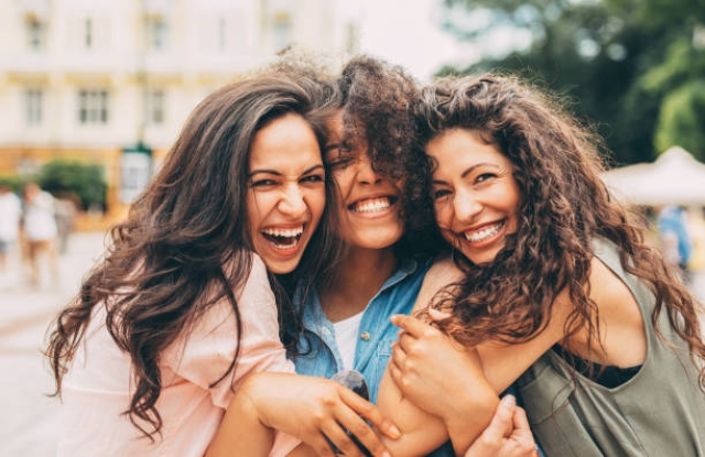 El hábito de las mujeres felices según estudio de Harvard