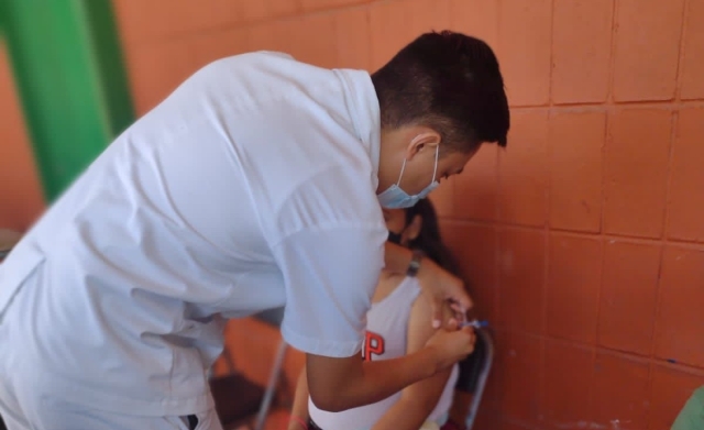 Inicia vacunación anticovid a jóvenes de 15 a 17 años de Jiutepec