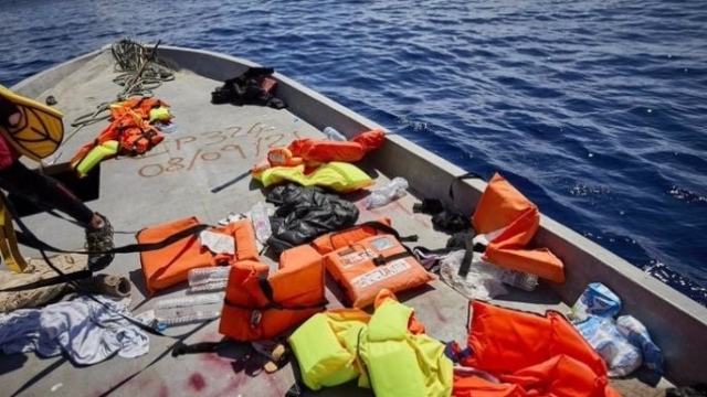 Italia rescata más de mil 400 migrantes de embarcaciones en riesgo