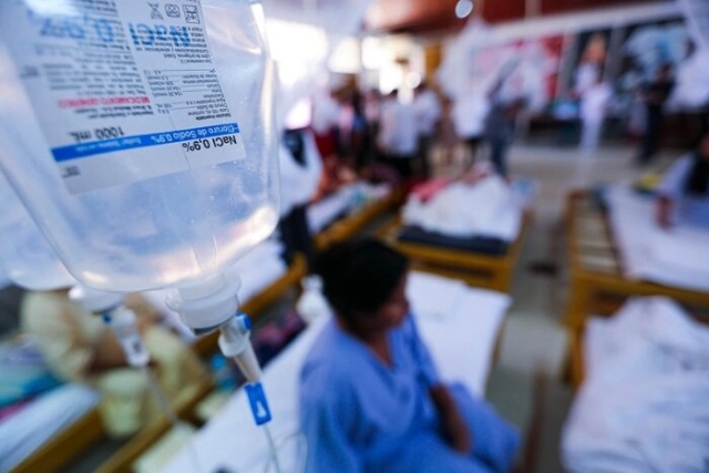 Hospitales en Perú están al borde del colapso por casos de dengue