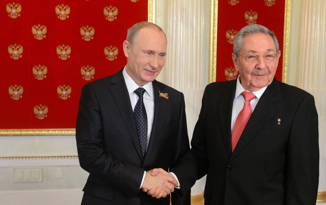Putin felicita a Raúl Castro por su 90 cumpleaños.