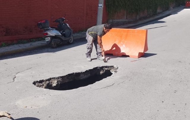 Atiende SAPAC reporte sobre socavón en colonia Acapantzingo