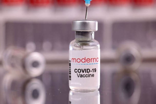 Vacuna de Moderna contra COVID-19 es aprobada por la FDA