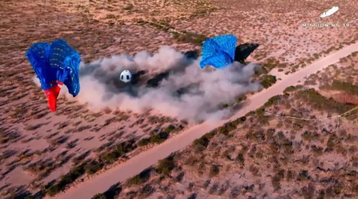 Cápsula de Blue Origin segundos luego de aterrizar