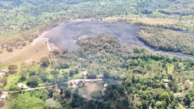 Erupción de volcán de lodo en Colombia deja 109 familias afectadas