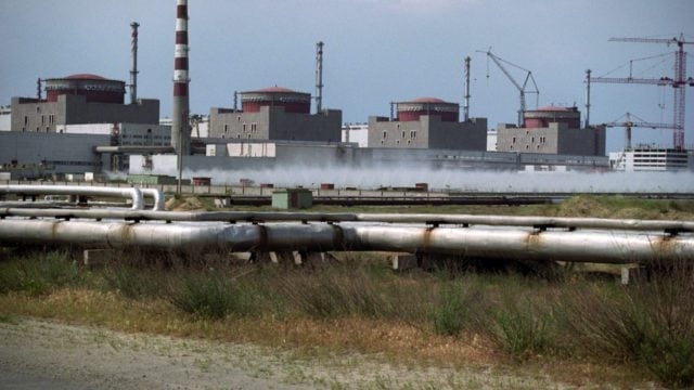 Ucrania denuncia que Rusia guarda equipamiento militar en la central nuclear de Zaporiyia