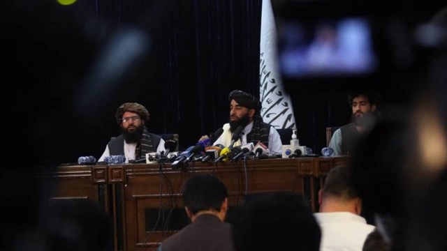 Talibanes advierten a EEUU consecuencias si no abandonan Afganistán.