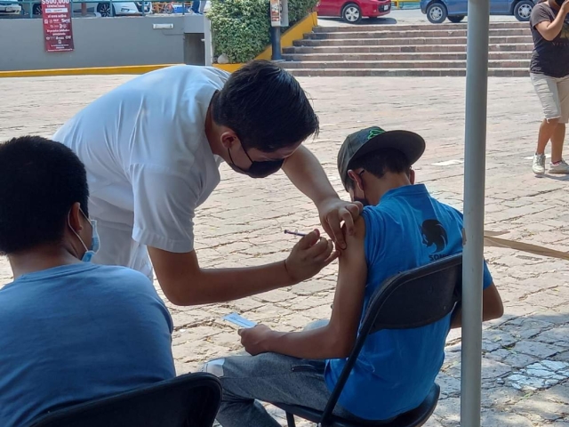Esta semana podrán vacunarse los menores en Coatetelco, Xoxocotla y Zacatepec. Es la cuarta semana consecutiva para este sector de 12 a 14 años. 