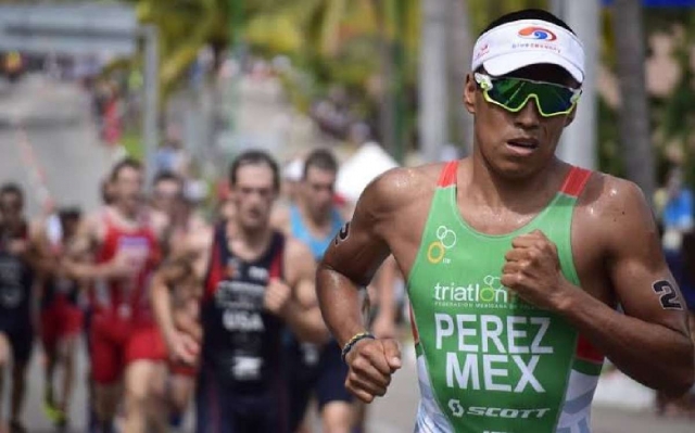 El jojutlense Irving Pérez corrió 10 kilómetros, en bici recorrió 40 kilómetros y en la prueba de natación 1.5 kilómetros.