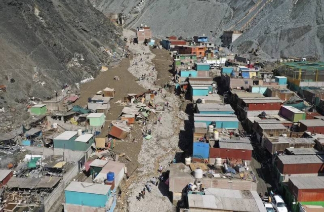 Alud en Perú deja 5 aldeas bajo el lodo; hay más de 30 fallecidos