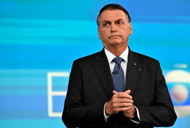 Bolsonaro regresa a Brasil después de tres meses en Estados Unidos