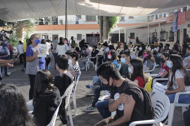 Más de cuatro mil jóvenes fueron recibidos en el Ayuntamiento de Cuernavaca para su vacunación