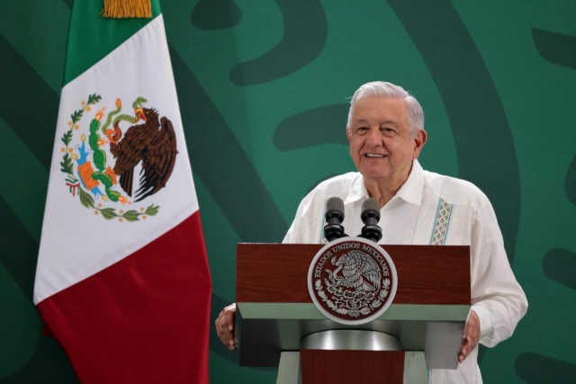 &#039;Quieren que no me ría&#039;, responde López Obrador a críticas