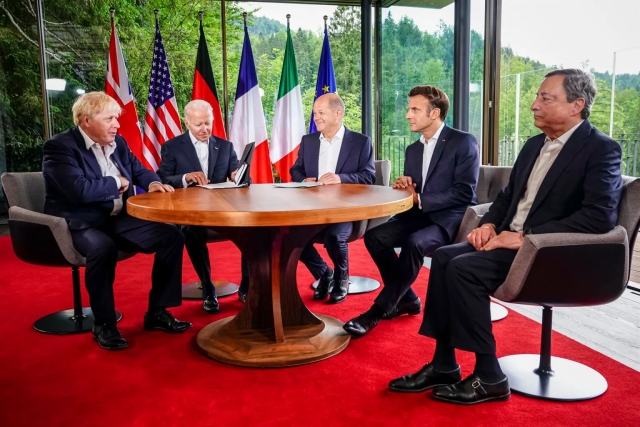 G7 acuerda trabajar en la limitación del precio del petróleo ruso