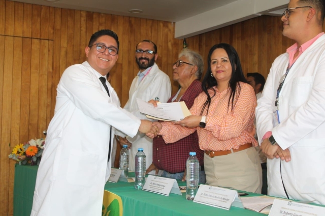 Concluyen Médicos y Médicas de IMSS Morelos Cursos de Especialización