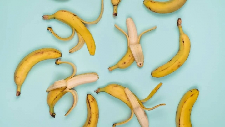 Quita verrugas y dolor de cabeza: Beneficios de la cáscara de plátano para la salud y cómo usarla