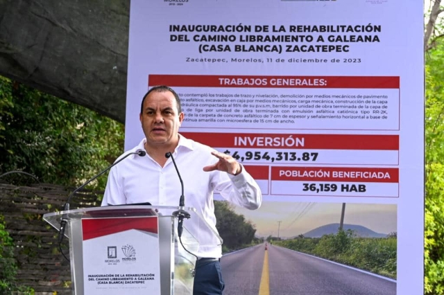 Entrega gobernador rehabilitación del camino libramiento a Galeana, en Zacatepec