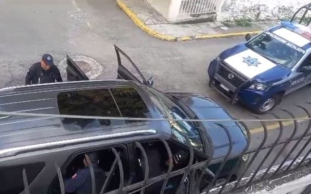 Detienen policías de Cuernavaca a un hombre en la colonia Ciudad Chapultepec