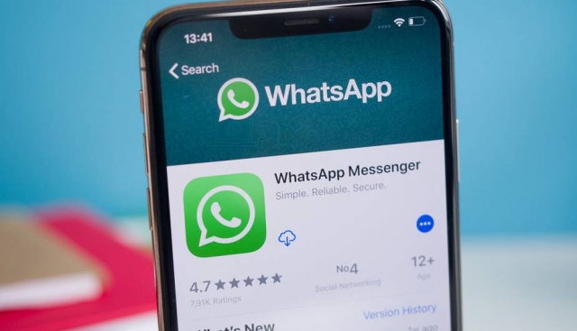 La nueva opción de privacidad de WhatsApp permite seleccionar contactos específicos que puede ver o no nuestro estado &#039;en línea&#039;.