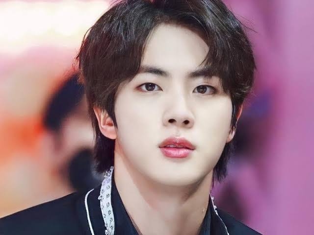 Jin de BTS lanzará su primer álbum solista Happy el 15 de noviembre.