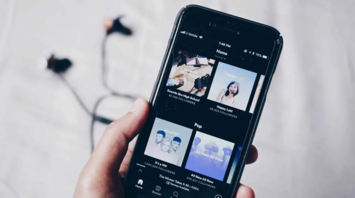 ¿Cómo transferir cualquier playlist entre Spotify, Apple Music, YouTube y más en un iPhone o iPad?
