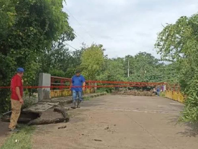 La circulación sobre el puente ha estado cerrada desde hace meses.