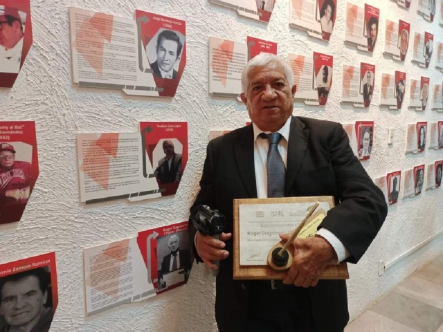 Roger Chávez entró a la sexta generación del Salón de la crónica deportiva “Jorge Bermejo García”.