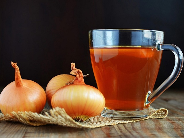Té de cáscara de cebolla: beneficios, propiedades y cómo prepararlo en casa
