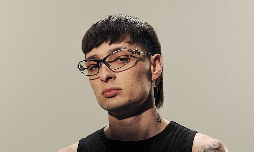 Peso Pluma pide liberar a fans detenidos por graffitis en su honor Rolling Stone