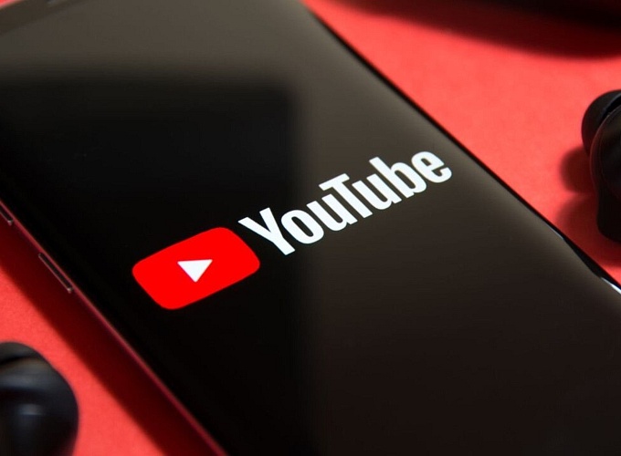YouTube amplía los doblajes automáticos a todos los canales y permite desactivarlos por idioma